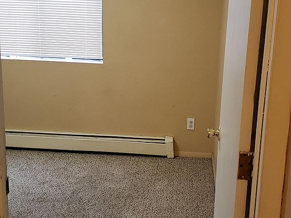 4th image of 3226 Rood Ave #4