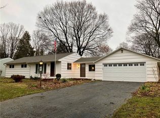 20 Horizon Dr, Rochester, NY 14625