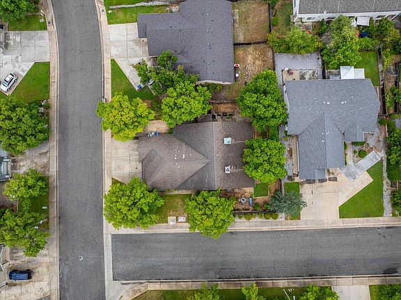 2nd image of 4597 Lynbrook Loop