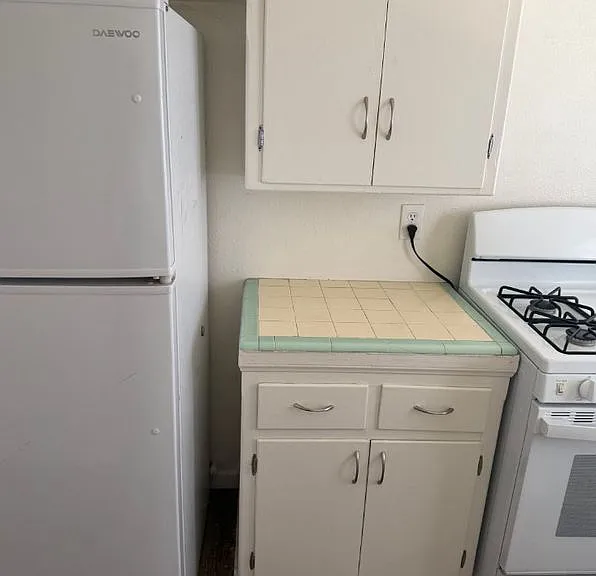 3475 Carmona Ave — Photo 5