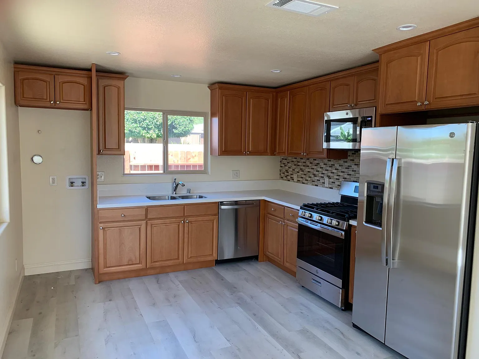 2 bed, 800 sqft, $2,800 — Photo 3