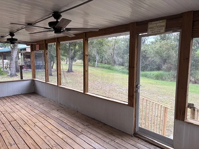 Screened in Porch
