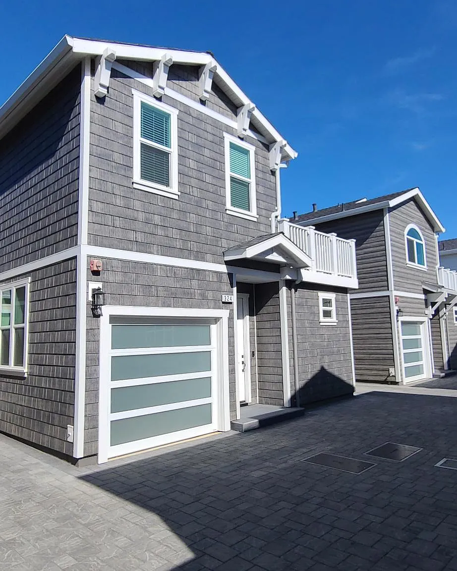 2 bed, 2.5 bath, 1400 sqft, $5,900 — Photo 3