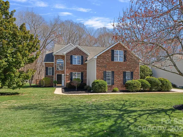 1161 Woodwinds Dr, Waxhaw, NC 28173