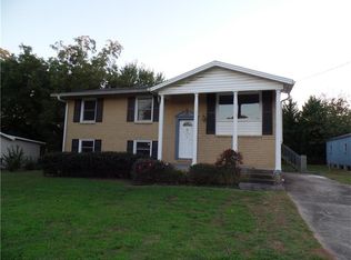 662 Roxbury Dr, Riverdale, GA 30274
