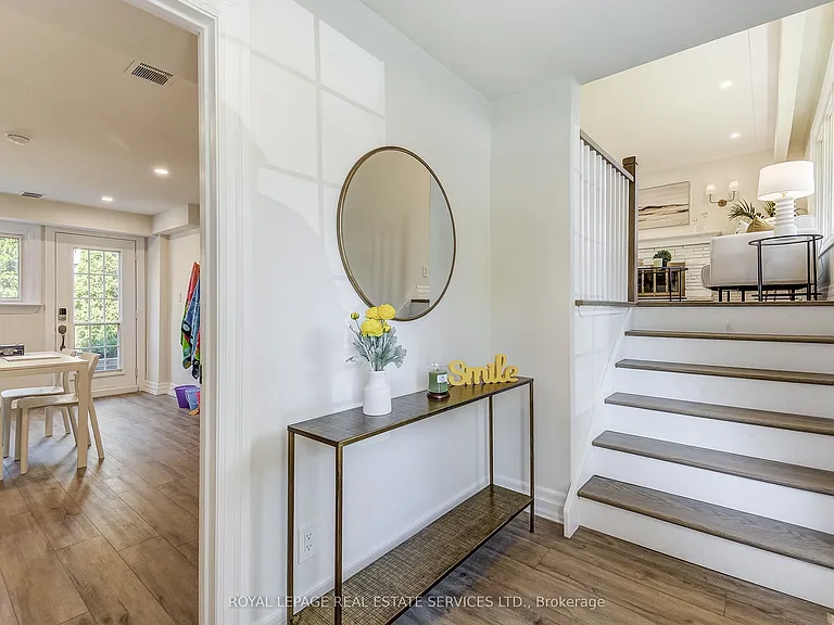 351 Strathcona Dr — Photo 10