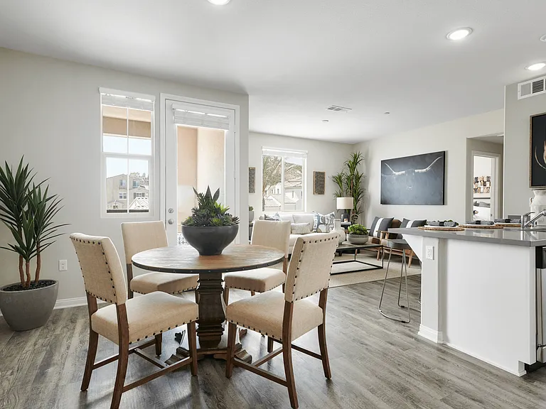 Mitchell Place Apartments — Photo 23