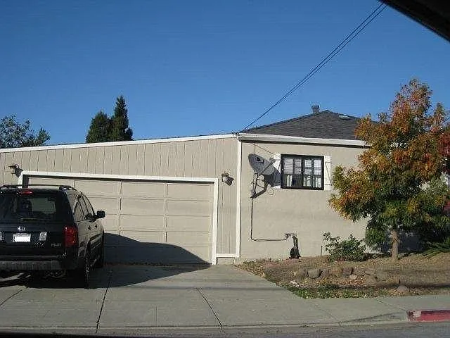 18545 Redwood Rd photo 1