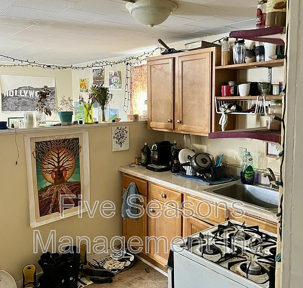 19 Grant St #7 — Photo 3