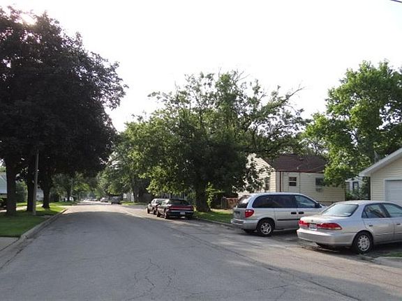 3rd image of 51 48th Ave