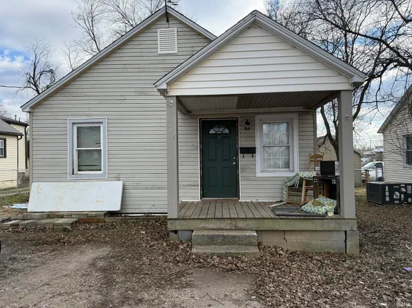 607 E Short Elm St, Boonville, IN 47601