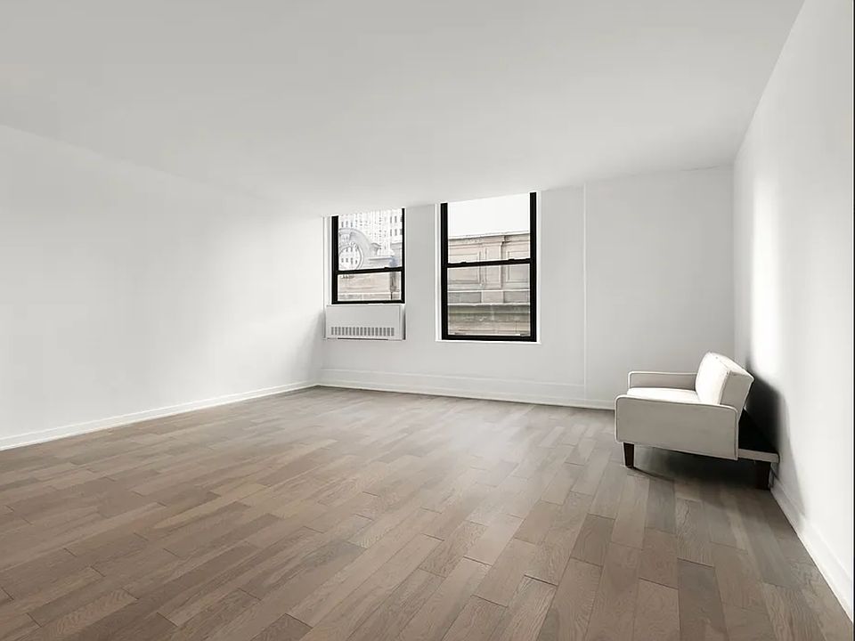 1st image of 3 Hanover Sq APT 11