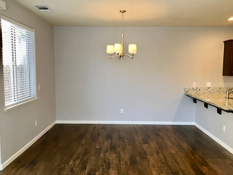290 Slate Ave — Photo 8