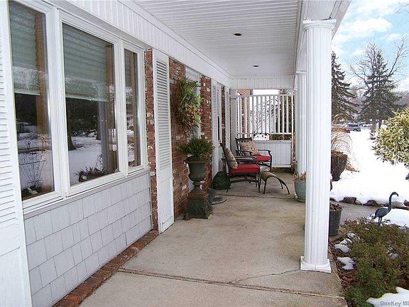 2nd image of 22 Westmoylan Ln