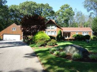 445 Country View Dr, Warwick, RI 02886