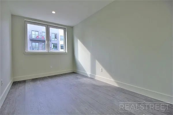 Rented by Real Street Inc | media 4