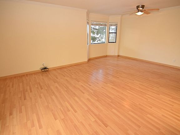 2nd image of 609 San Conrado Ter Unit 4