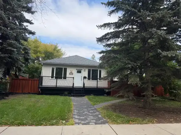 10108 94th Ave #1A, Grande Prairie, AB T8V 0K8