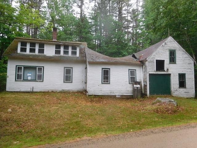 2nd image of 405 Middle Road
