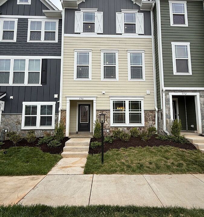 1st image of 770 Park Ridge Dr