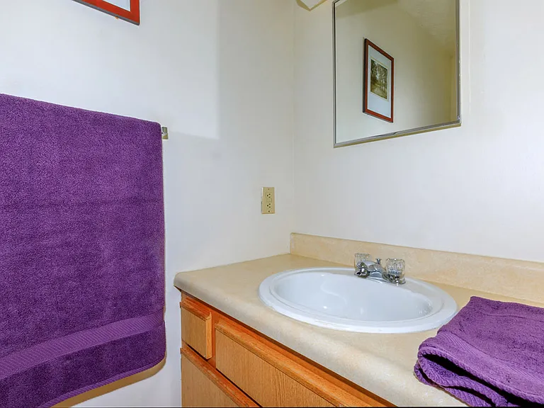 Hoosier Court Apartments — Photo 62