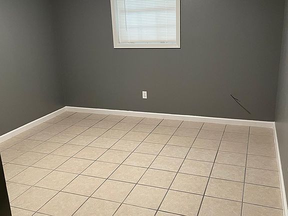 5th image of 611 Natchitoches St APT E