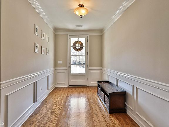 4th image of 807 Richmond Cir