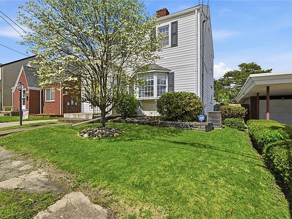 3rd image of 54 Downer Ave