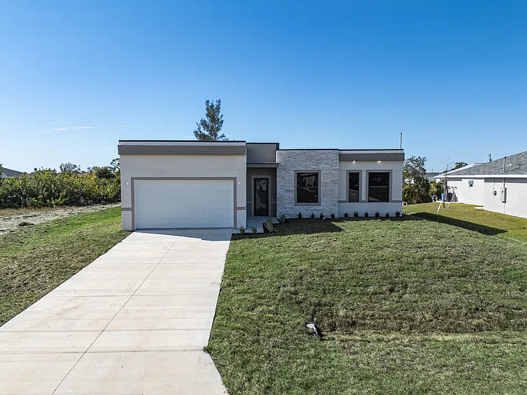 3010 NE 1st Pl — Photo 39