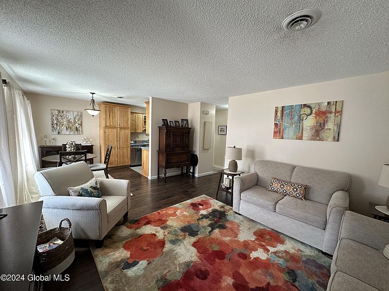 4th image of 109 Cambridge Manor Drive