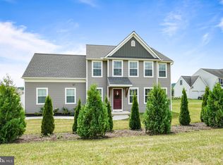 102 Greenbriar Aly, New Providence, PA 17560