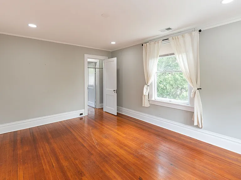 501 Steele St — Photo 7