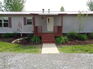 2100 Old Town Rd, Stonefort, IL 62987