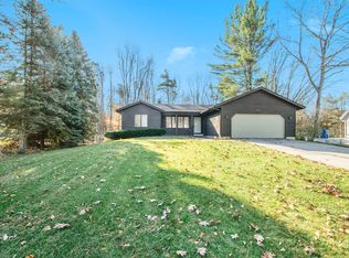 15930 Ryan Dr, Holland, MI 49424