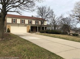 5448 Hammersmith Dr, West Bloomfield, MI