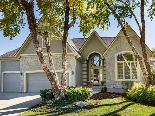 7901 W 157th St, Overland Park, KS 66223