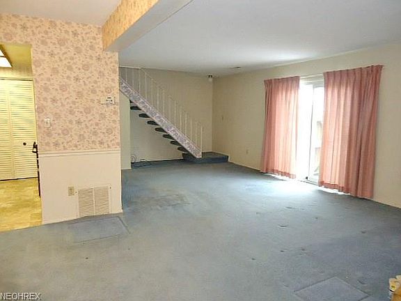 3rd image of 6813 Colonial Dr APT A