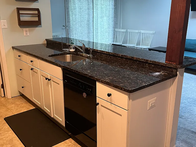 21 Cornwall Dr — Photo 8