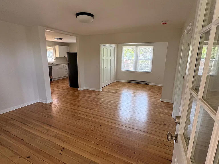 209 E Main St #B — Photo 12