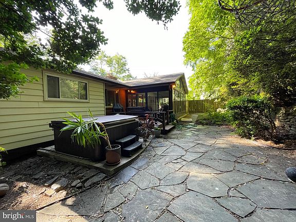 2nd image of 10802 Lockridge Dr