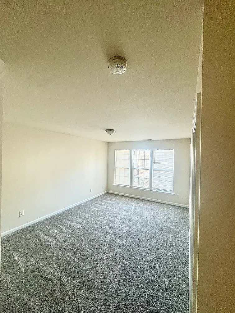 3 bed, 1730 sqft, $1,899 — Photo 4