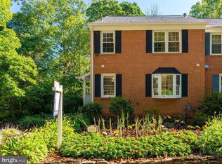 5256 Lonsdale Dr, Springfield, VA 22151