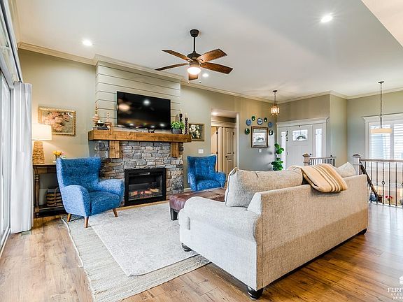 4th image of 412 Ledgestone Ridge Ct