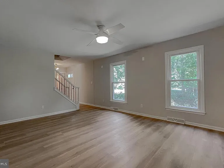 22373 Enoch Rd — Photo 5