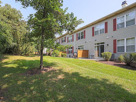 5th image of 554 Peregrine Pkwy #A1