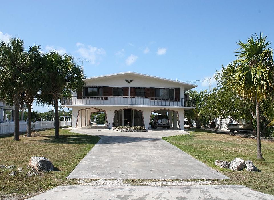1st image of 384 S Coconut Palm Blvd