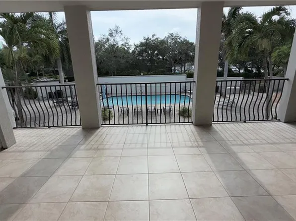 1100 Pine Ridge Rd, Naples, FL