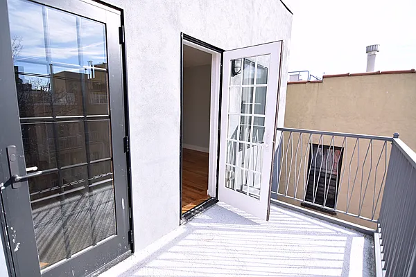 Rented by Compass | media 7