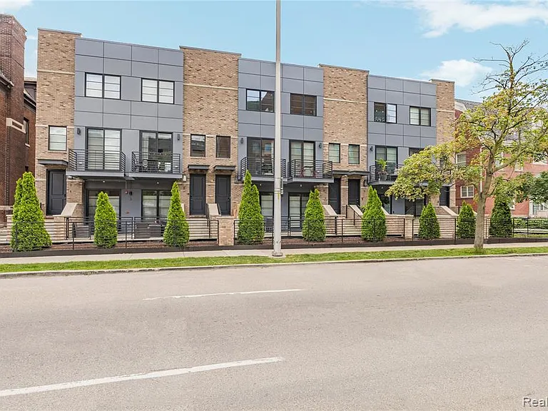 262 Mack Ave #1 — Photo 2