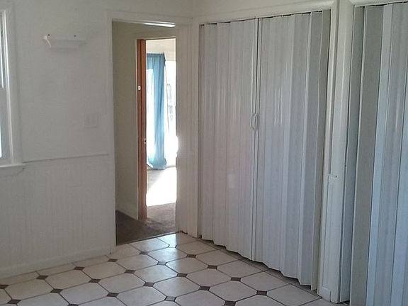 4th image of 13705 Bennington Ave